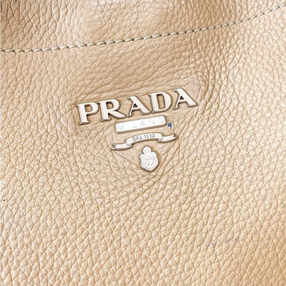 AUTHENTIC PRADA VITELLO DAINO BUTTERY TAN PEBBLE LEATHER HOBO LUXE SHOULDER BAG. - Picture 11 of 12